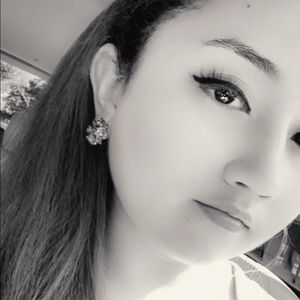 Meet your Posher, Gabriela